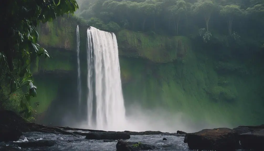 exploring wailua falls beauty